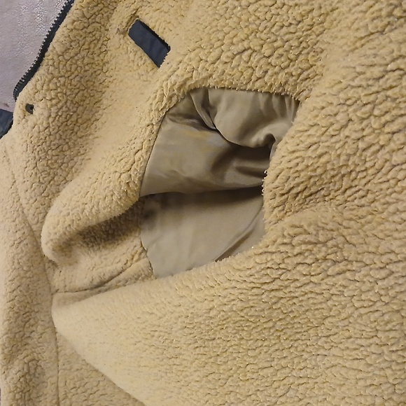 L.L. Bean Women's Navy Jacket - Picture 6 of 8